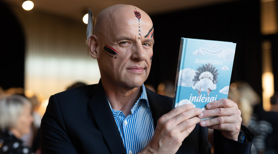 Naują knygą su bičiuliais aktoriais pristatęs Juozas Gaižauskas: „Aš jus girdžiu!“