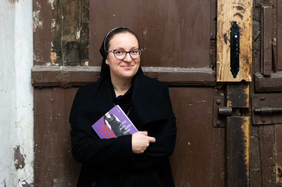 Vienuolė Viktorija Voidogaitė bažnyčioje pristatė savo knygą: ji labiausiai tinka tiems, kurie neturi „Facebook“