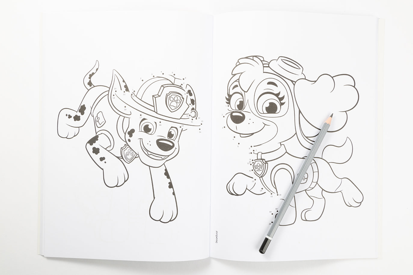 Šunyčiai patruliai. Laikas žaisti! Spalvink ir junk taškus