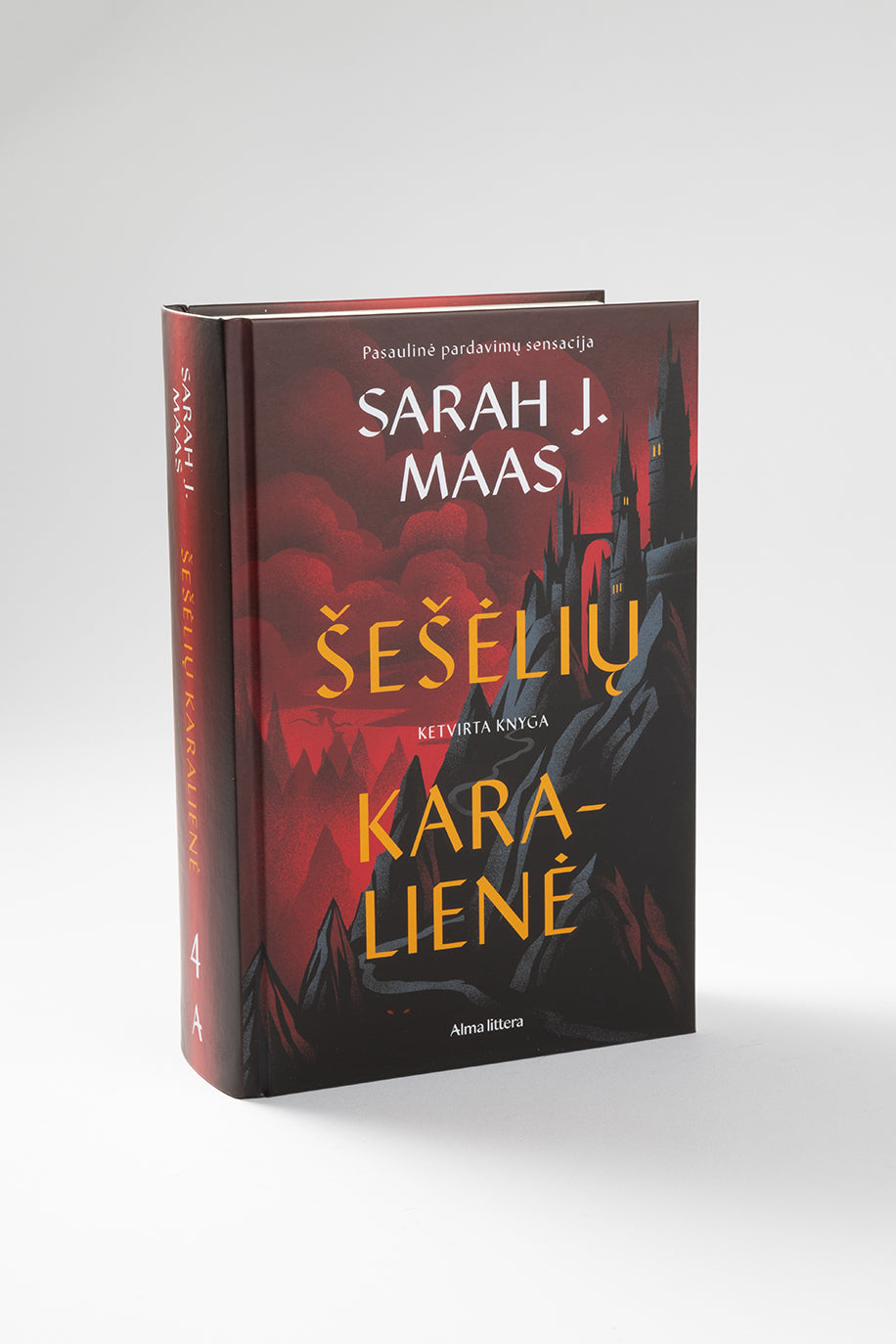 Šešėlių karalienė. Serijos „Stiklo sostas“ ketvirta knyga