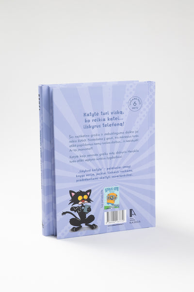 Išdykusi katytė gauna telefoną